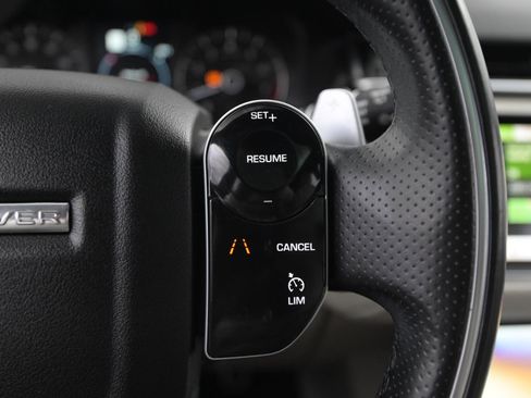 Used 2020 Land Rover Range Rover Velar R-Dynamic S image 36