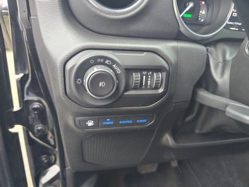 Used 2022 Jeep Wrangler Unlimited Rubicon 4xe image 26