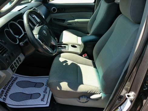 Used 2014 Toyota Tacoma SR5 image 37