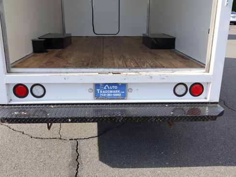 Used 2019 Ford E-350 and Econoline 350 Super Duty RWD image 21