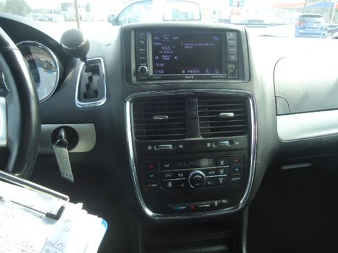 Used 2018 Dodge Grand Caravan GT image 13