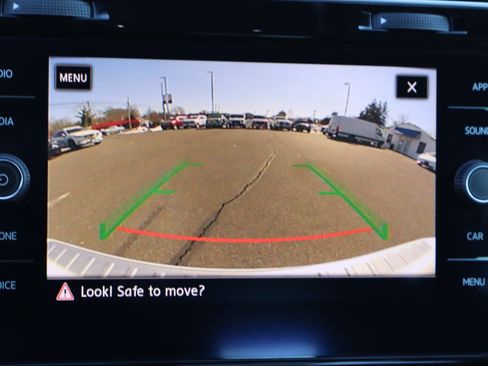 Used 2019 Volkswagen GTI SE image 27