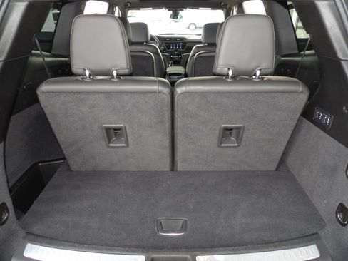 Used 2025 Cadillac XT6 Premium Luxury image 26