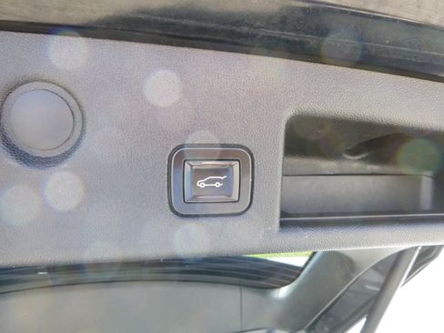 Used 2019 Chevrolet Equinox AWD LT w/ 1LT image 18