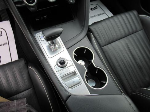 Used 2021 Genesis G70 2.0T Elite image 17