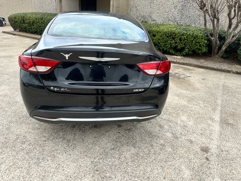 Used 2016 Chrysler 200 Limited image 5