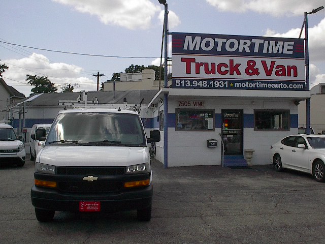 Used 2021 Chevrolet Express 3500 UNAVAIL RWD image 2