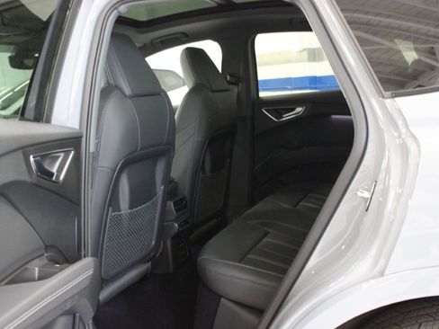 Used 2024 Audi Q4 e-tron Premium Plus image 38