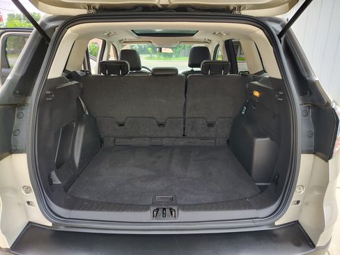 Used 2017 Ford Escape 4WD SE image 8