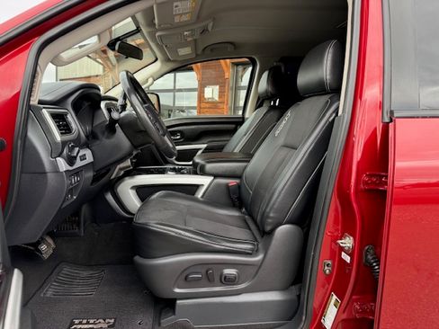 Used 2017 Nissan Titan PRO-4X image 10