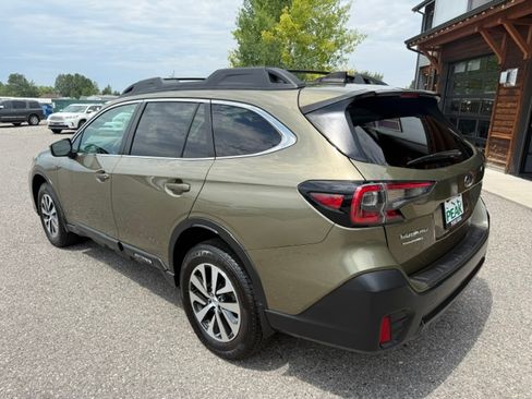 Used 2020 Subaru Outback Premium AWD/4WD image 3
