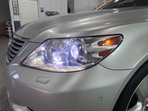 Used 2011 Lexus LS 460 Luxury RWD image 5