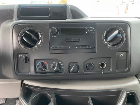 Used 2014 Ford E-350 and Econoline 350 image 18