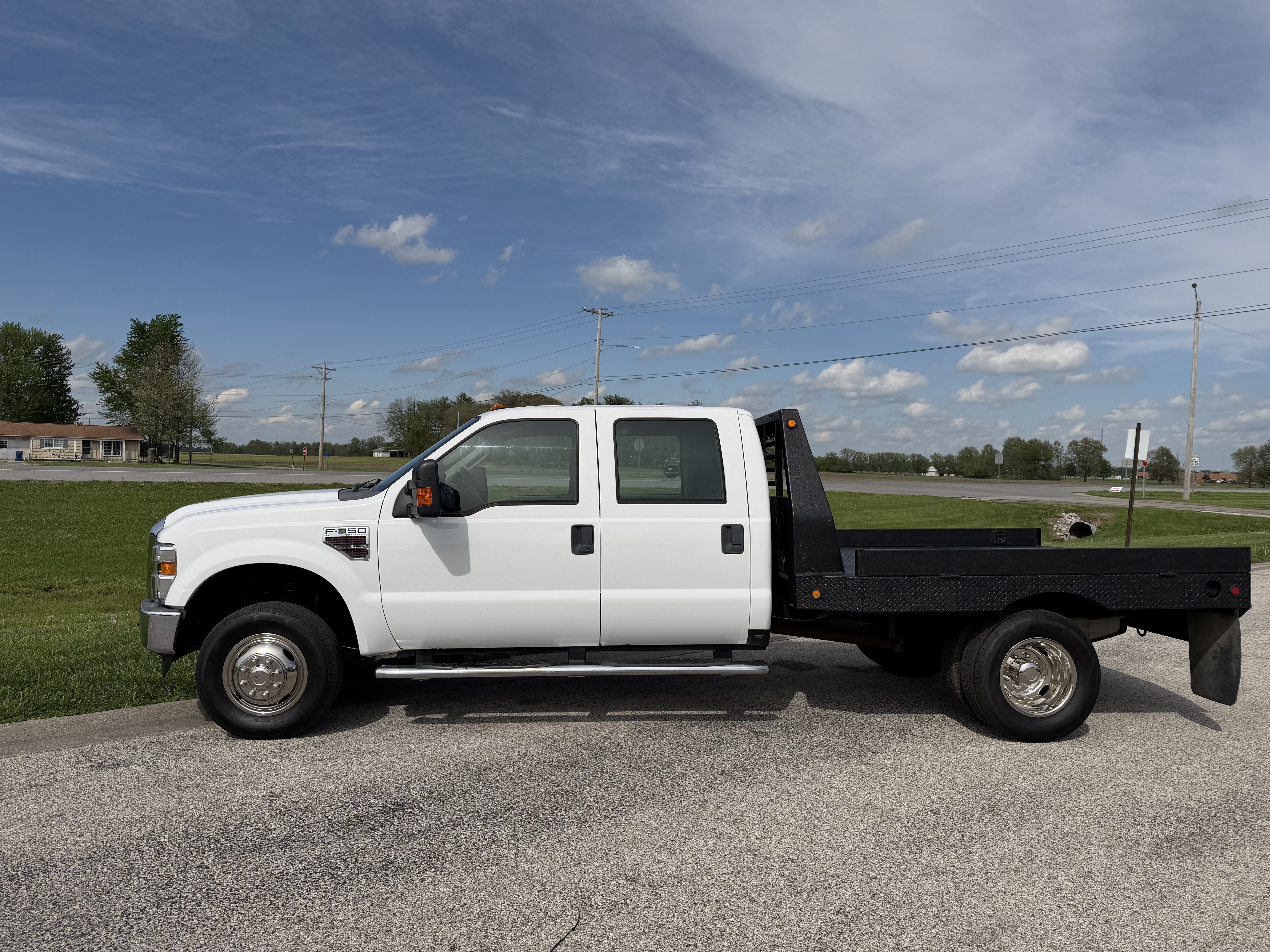 Used 2008 Ford F350 4x4 Crew Cab DRW Super Duty image 2