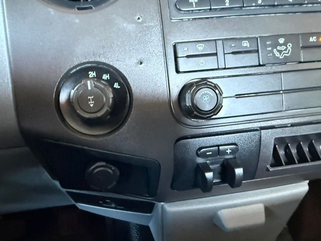 Used 2016 Ford F250 4x4 Regular Cab Super Duty image 13