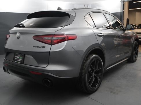 Used 2019 Alfa Romeo Stelvio Ti image 5