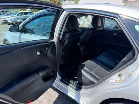 Used 2013 Toyota Avalon Limited FWD image 13