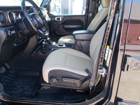 Used 2020 Jeep Wrangler 4WD Unlimited Sport image 7