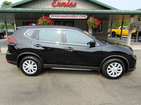 Used 2018 Nissan Rogue AWD image 1
