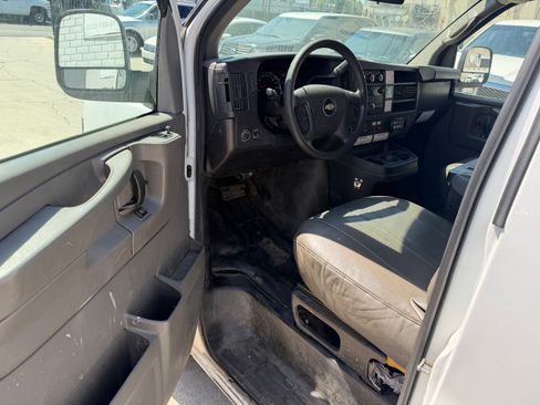Used 2014 Chevrolet Express 3500 UNAVAIL RWD image 11