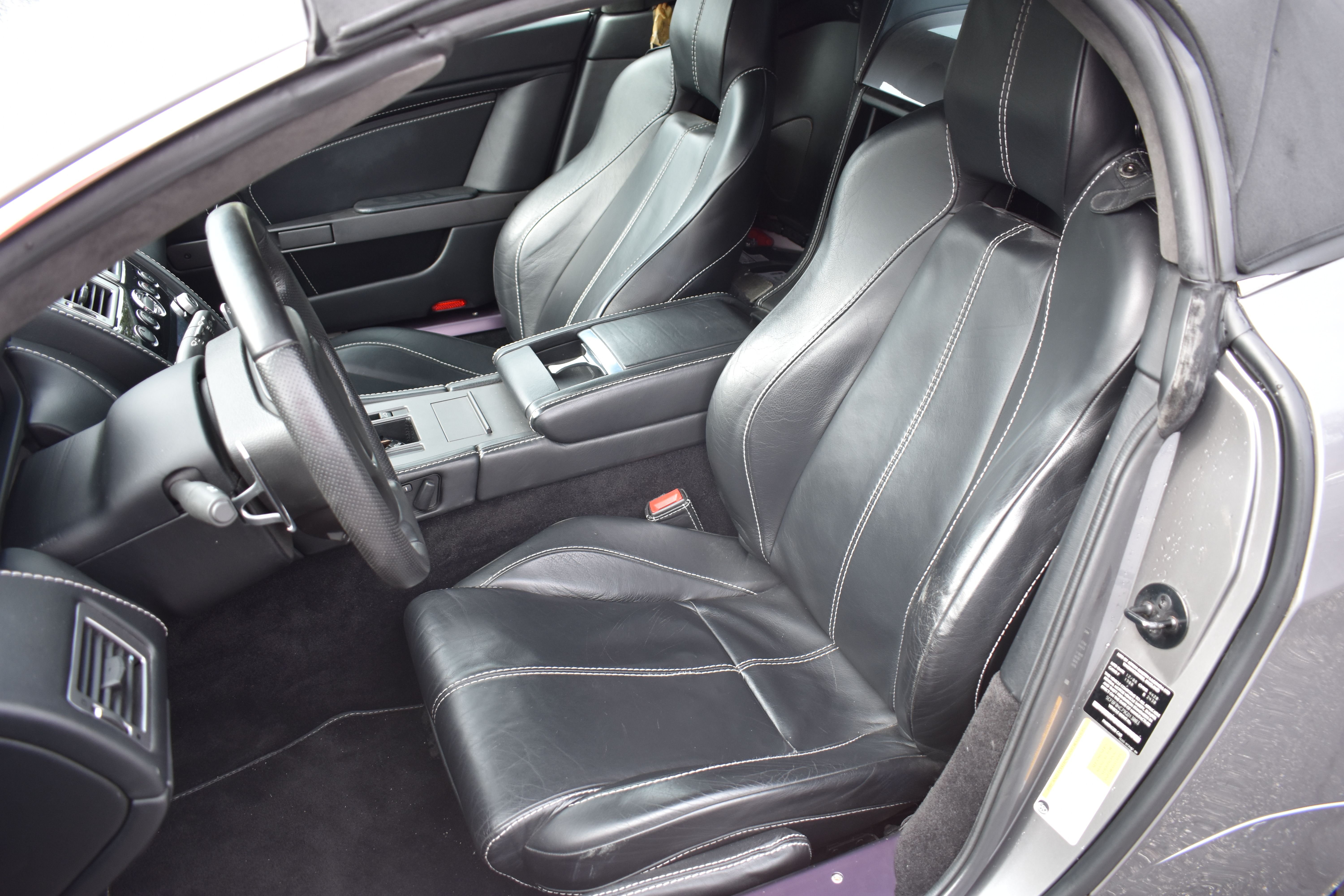 Used 2009 Aston Martin V8 Vantage Roadster RWD image 37