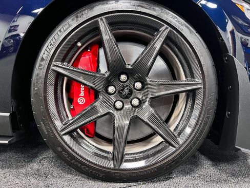 Used 2021 Ford Mustang Shelby GT500 w/ Carbon Fiber Track Pack image 17