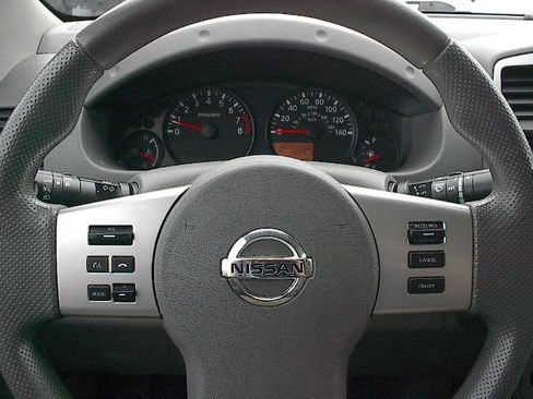 Used 2021 Nissan Frontier SV image 18