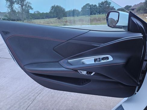 Used 2025 Chevrolet Corvette w/1LT image 17