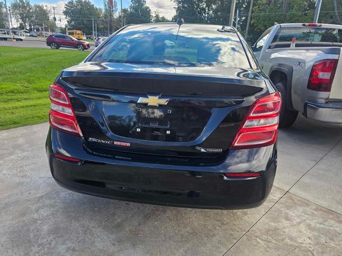 Used 2017 Chevrolet Sonic Premier image 4