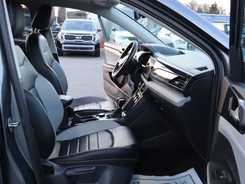 Used 2022 Volkswagen Taos SEL image 16