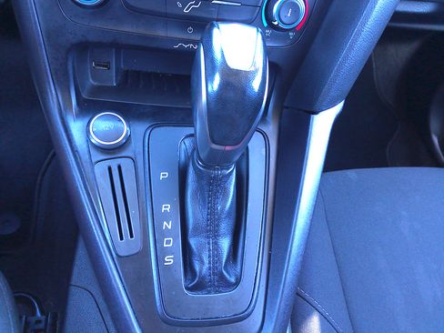 Used 2016 Ford Focus SE Sedan FWD image 19