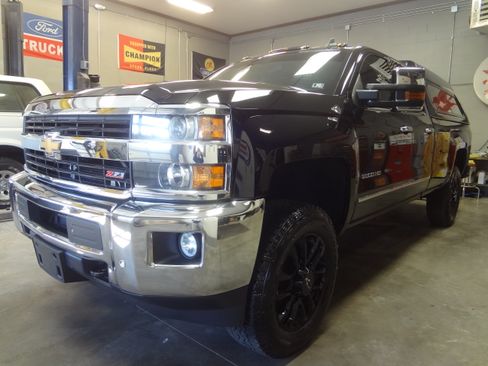 Used 2015 Chevrolet Silverado 2500 LTZ image 3