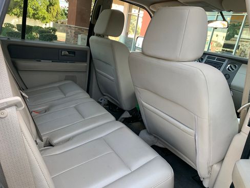 Used 2007 Ford Expedition XLT image 12
