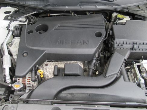 Used 2017 Nissan Altima SR FWD image 22