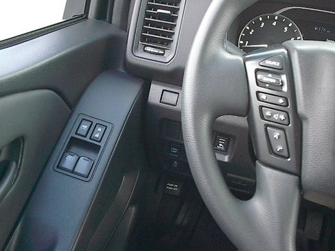 Used 2024 Nissan Frontier S image 18