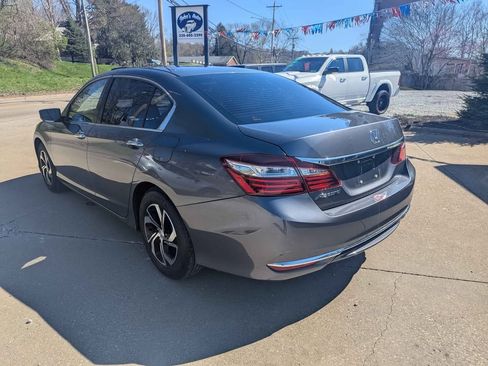 Used 2017 Honda Accord LX image 5