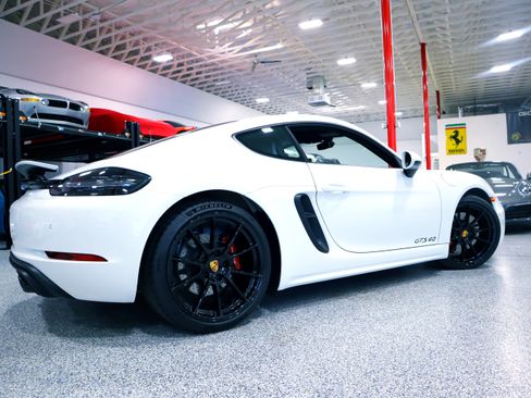 Used 2024 Porsche 718 Cayman GTS image 11