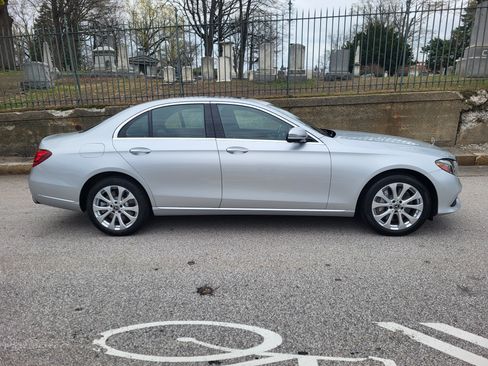 Used 2019 Mercedes-Benz E 450 image 3
