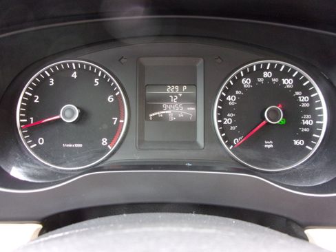 Used 2012 Volkswagen Jetta 2.5 SE image 11