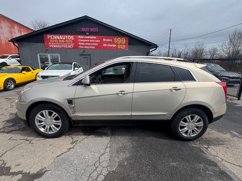 Used 2011 Cadillac SRX Luxury image 3