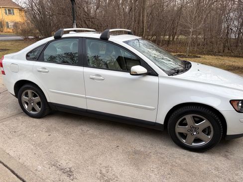 Used 2006 Volvo S40 T5 image 2