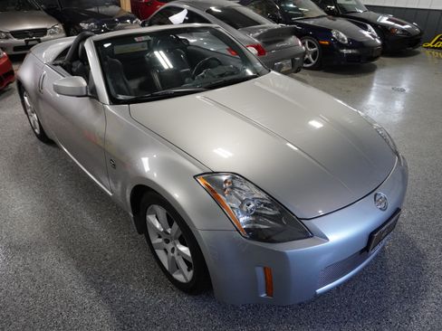 Used 2004 Nissan 350Z Touring image 10