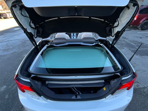 Used 2011 Volvo C70 T5 image 17