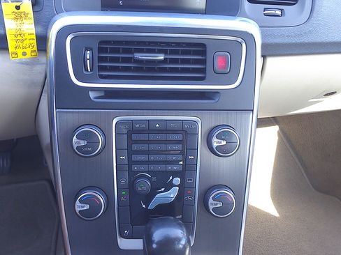 Used 2012 Volvo S60 T5 image 15