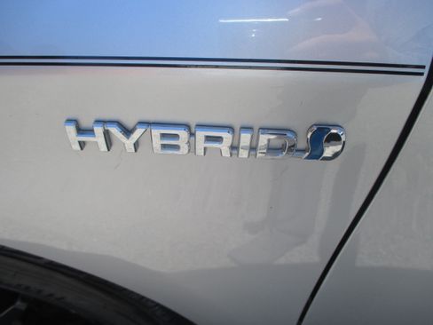 Used 2014 Toyota Prius Two FWD image 15