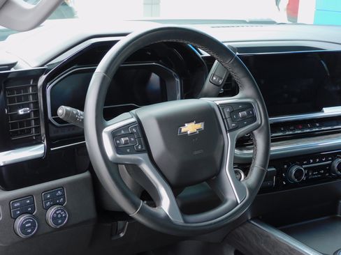 Used 2024 Chevrolet Silverado 2500 LTZ image 24