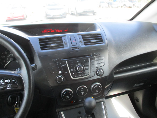 Used 2014 MAZDA MAZDA5 Sport FWD image 30