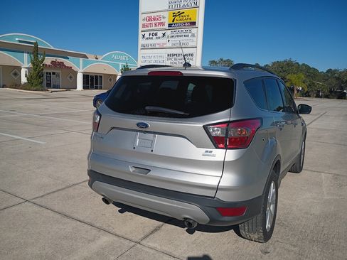 Used 2018 Ford Escape SE image 21