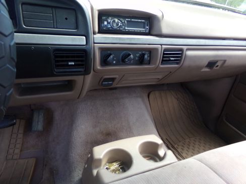 Used 1994 Ford F150 XLT image 14