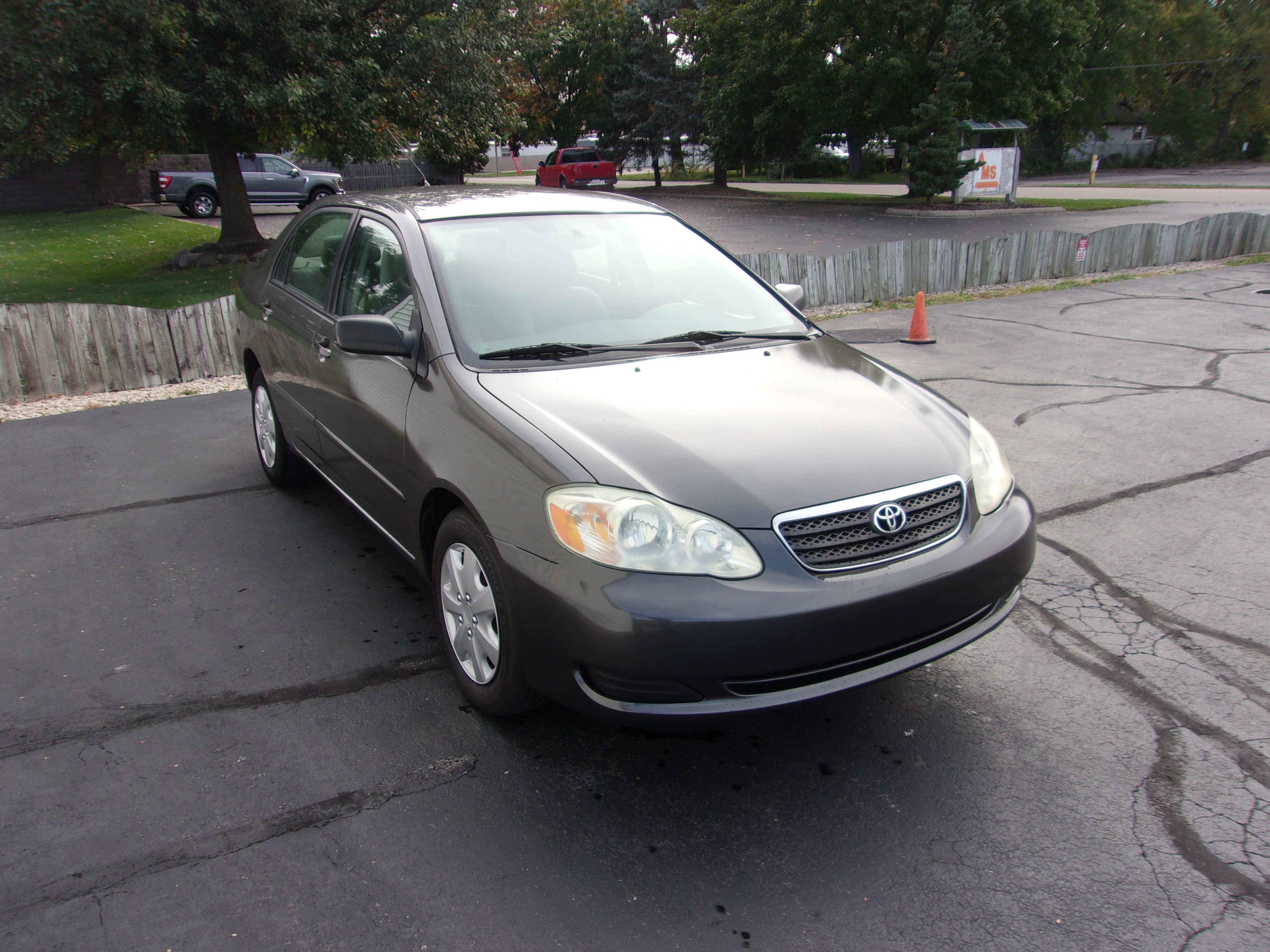 Used 2007 Toyota Corolla LE Sedan FWD image 2